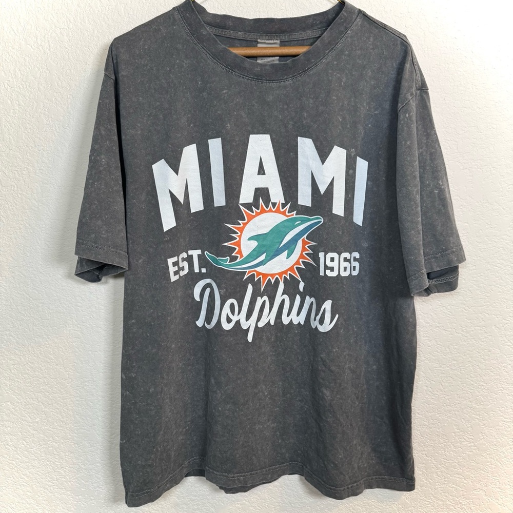 Miami Dolphins Gameday Couture NFL Grey Vintage Wash Oversized Graphic Shirt